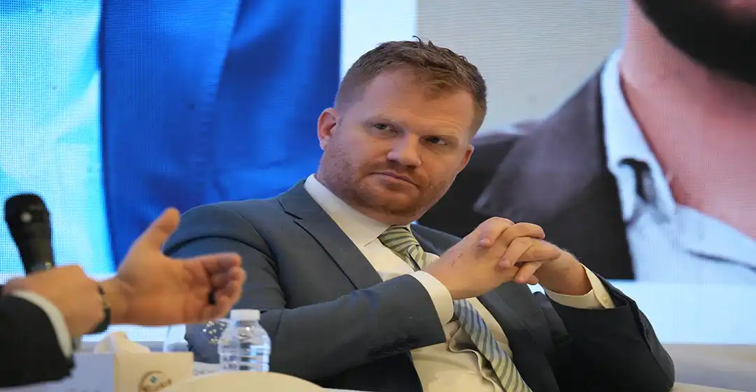 ادم ونشتاين - نائب مدير برنامج الشرق الاوسط كوينسي